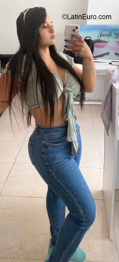 Date this tall Colombia girl Heidy from Cali CO31487