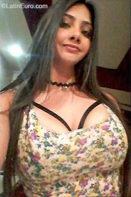 Date this pretty Ecuador girl Maria from Guayaquil EC869