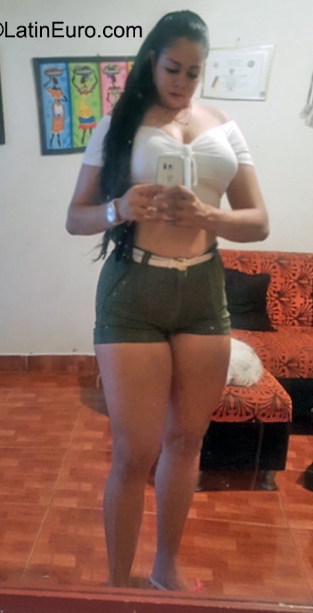 Date this tall Colombia girl Yuli from Cali CO30991