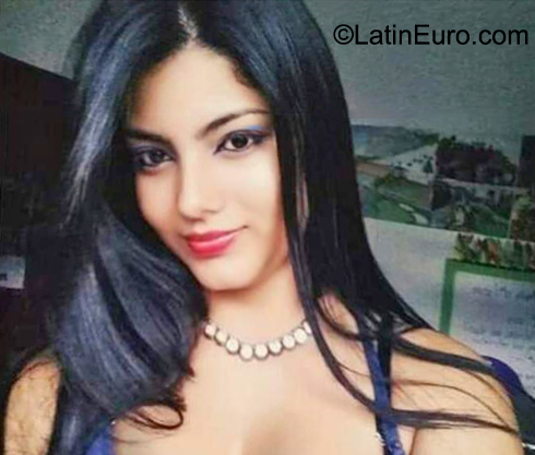 Date this tall Colombia girl JULIETTA from cali CO31618
