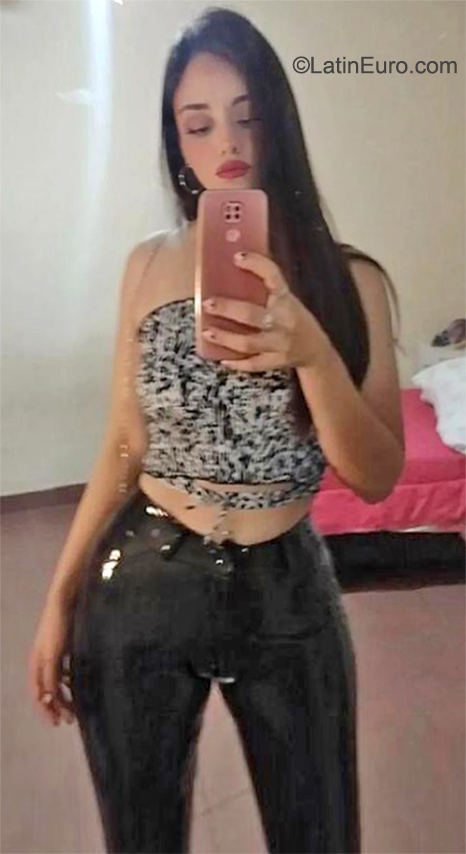 Date this young Argentina girl Yanina from La Rioja Capital AR810