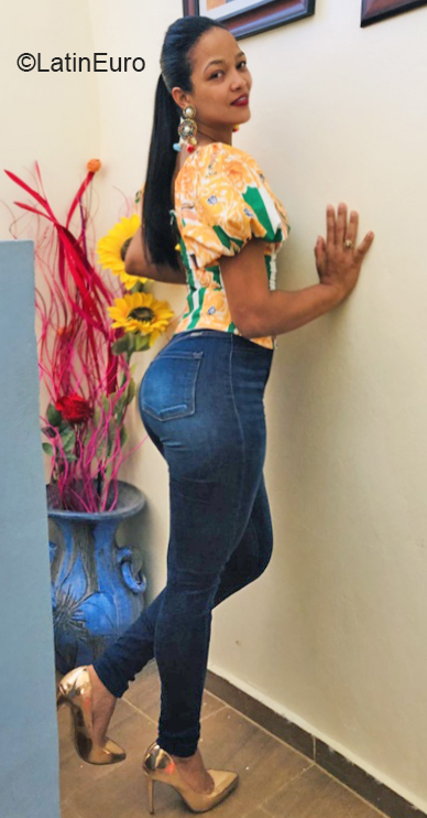 Date this charming Dominican Republic girl Gabriela from Mao DO40328