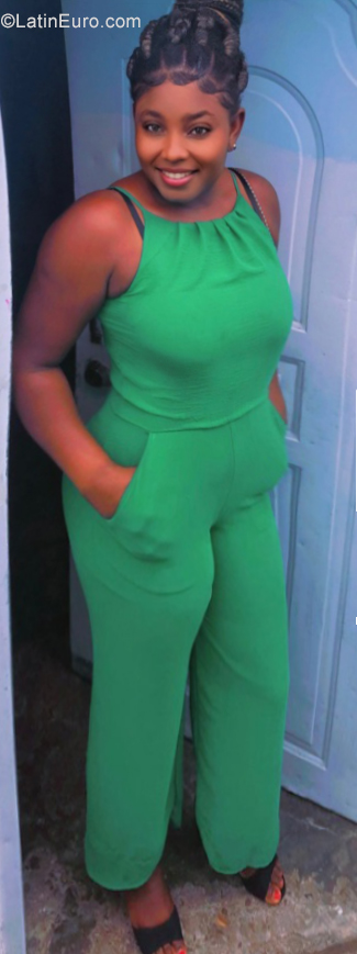 Date this hot Dominican Republic girl MeechlovePr from Santo Domingo DO40372