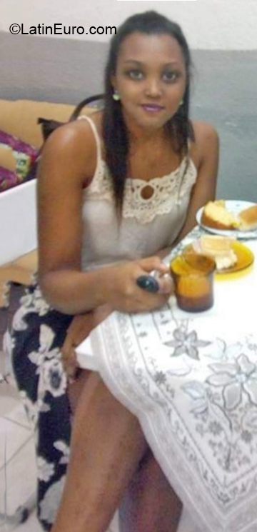 Date this exotic Brazil girl Raissa from Rio De Janeiro BR11570