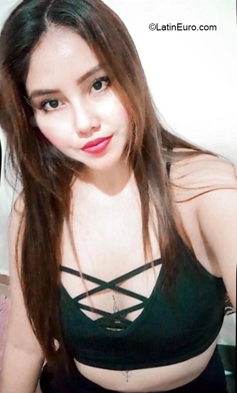 Date this beautiful Bolivia girl Kattaleya from Santa Cruz BO133