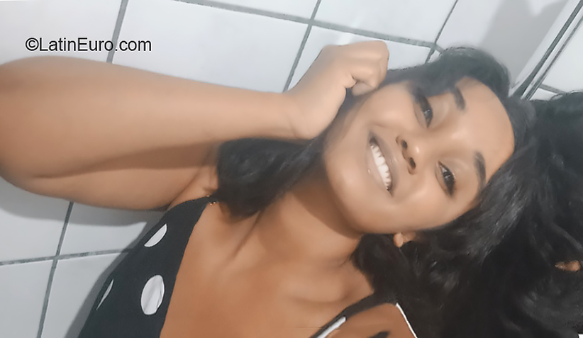 Date this charming Brazil girl VANESSA from Belo Horizonte BR11605