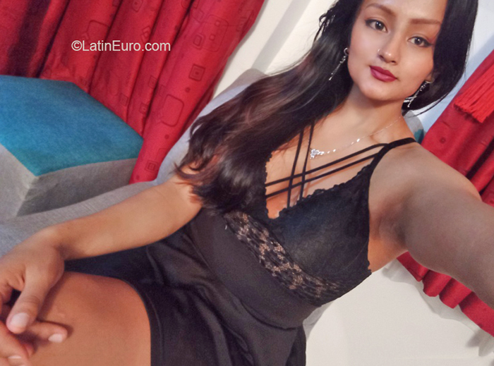 Date this sensual Colombia girl Gherald from Bogota CO31235