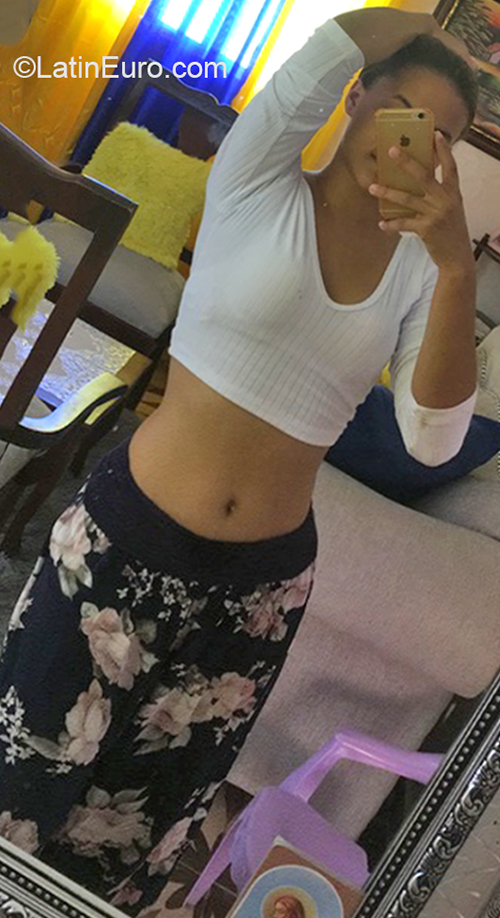 Date this hot Colombia girl Winifel from Santo Domingo CO31249
