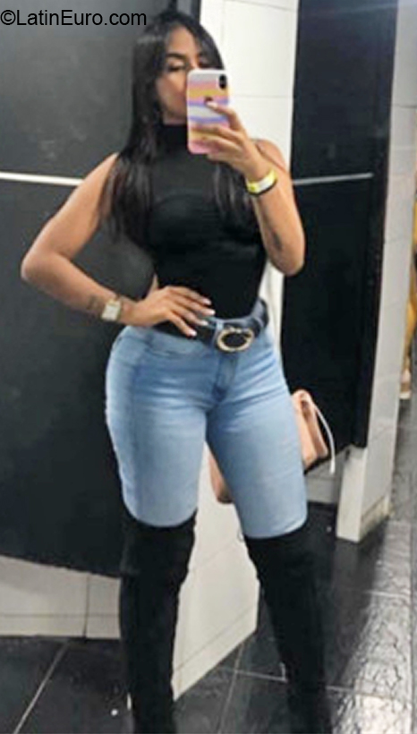 Date this fun Colombia girl Stefany from Cali CO31279