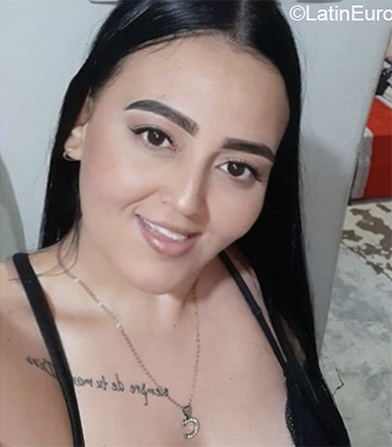 Date this nice looking Colombia girl Caro from Medellín CO31319