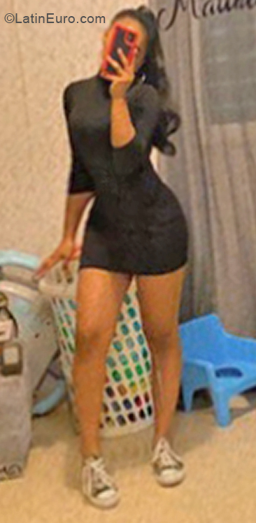 Date this sensual Dominican Republic girl Rosy from Santo Domingo DO40578