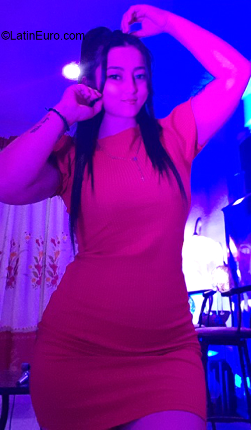 Date this attractive Colombia girl Cris from Cali CO31339