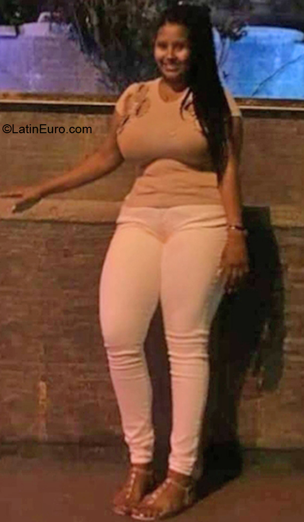 Date this tall Colombia girl Alejia from Cali CO31347