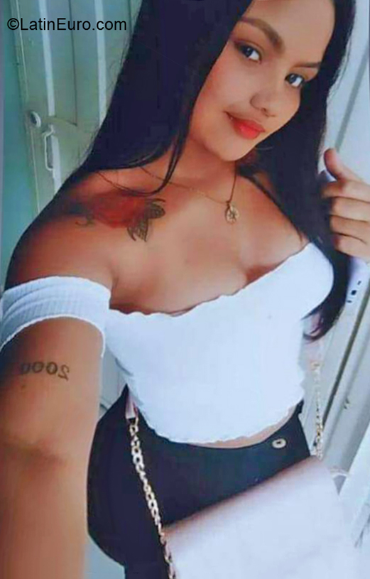 Date this lovely Colombia girl Milagros from Barranquilla CO31378