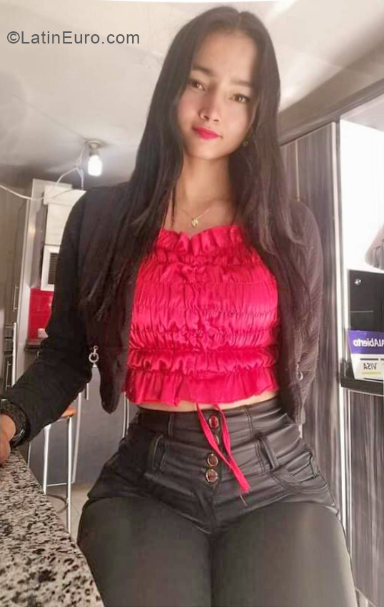 Date this pretty Colombia girl Alejandra from Bogota CO31467