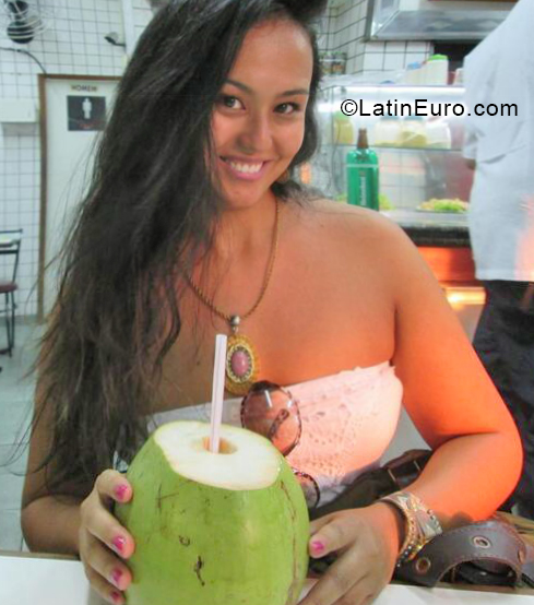 Date this nice looking Brazil girl Lilia from Sao Paulo BR11707