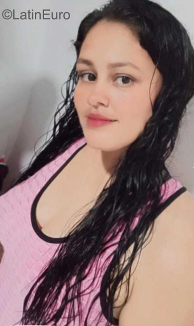 Date this lovely Venezuela girl Lucia from Maracaibo VE4175