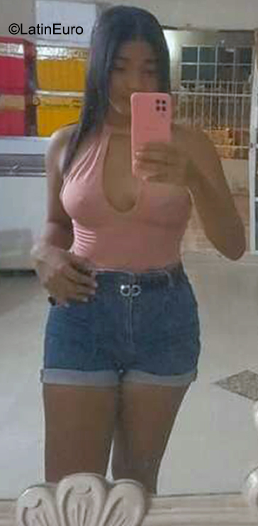 Date this exotic Colombia girl Aura from Cartagena De Indias CO31577