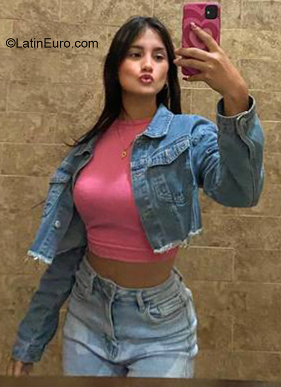 Date this sensual Venezuela girl Karla from Cabimas VE4281