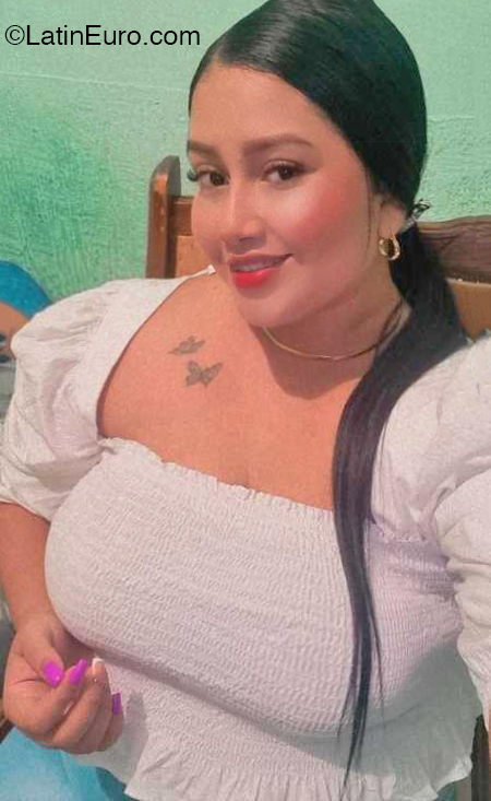 Date this attractive Venezuela girl Fabiola from Maracaibo VE4307