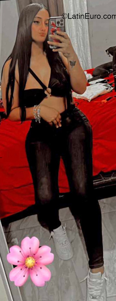Date this voluptuous Dominican Republic girl Angie from Santiago DO46244