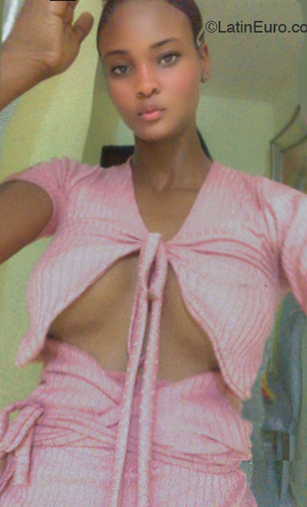 Date this exotic Dominican Republic girl Leida from Santo Domingo DO46434