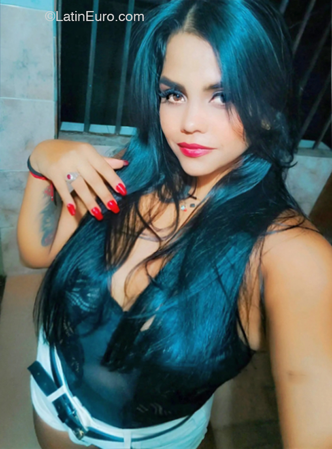 Date this foxy Venezuela girl Emperatriz from Caracas VE4566