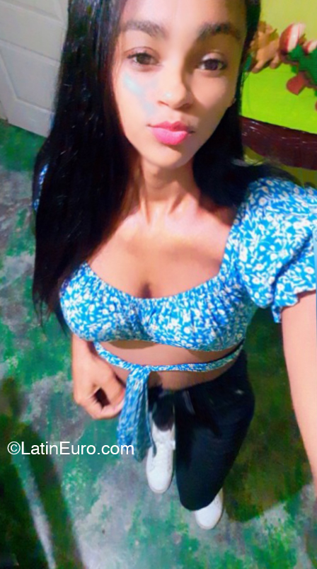 Date this sensual Dominican Republic girl Katherine from San Francisco de Macorís DO47493