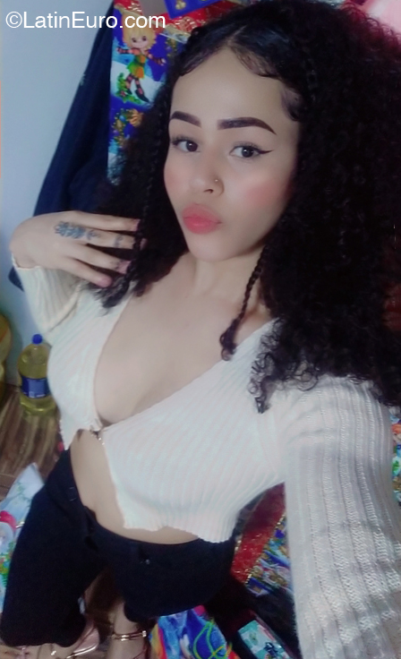 Date this lovely Peru girl Mary from Lima PE2075