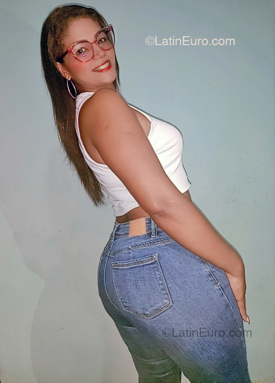 Date this pretty Venezuela girl Leidismar from Caracas VE4897