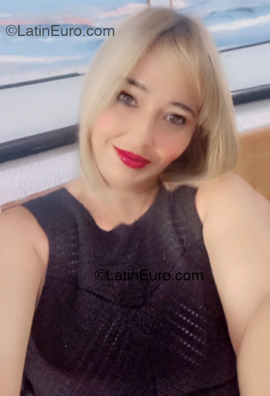 Date this young Venezuela girl Luna from Guanare VE4923