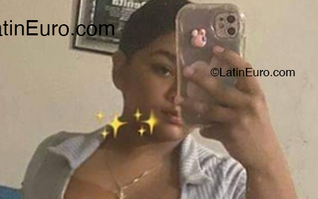 Date this good-looking Dominican Republic girl Karla from santo domingo DO52746