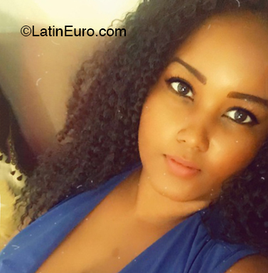 Date this foxy Dominican Republic girl Patty from Santo Domingo DO52796