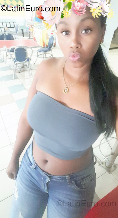 Date this georgeous Dominican Republic girl Ismairi from Santiago De Los Caballeros DO52829