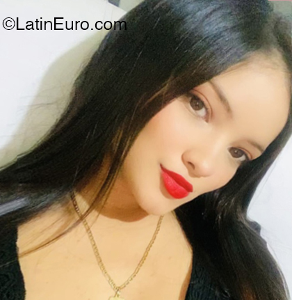 Date this beautiful Colombia girl Mariana Serna from Cali CO33000