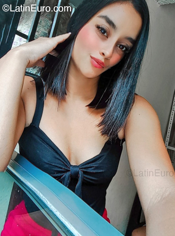 Date this happy Chile girl Glendy from Santiago CL422