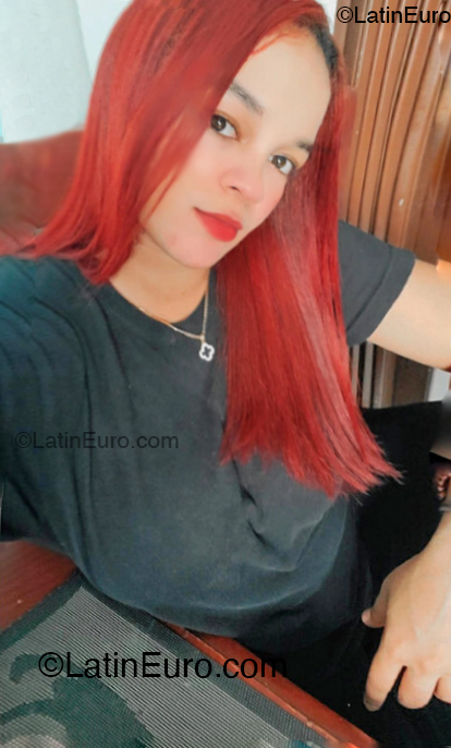 Date this cute Dominican Republic girl Cartera from Santo Domingo DO53925