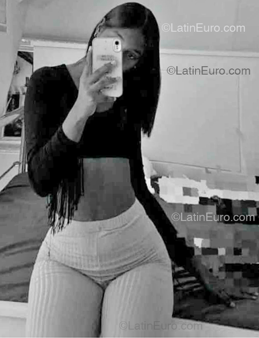 Date this good-looking Dominican Republic girl Le from Santo Domingo DO54037