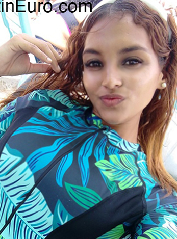 Date this hot Venezuela girl LaMorena from Caracas VE5117