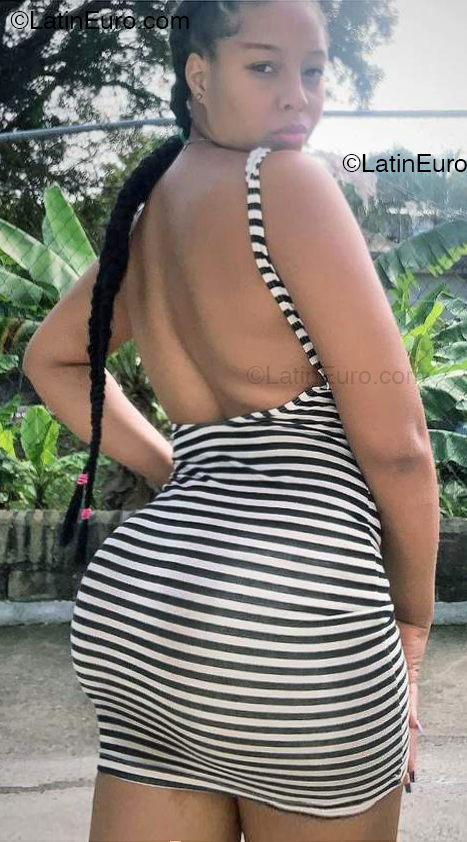 Date this passionate Dominican Republic girl Alejandra from Santiago DO54404