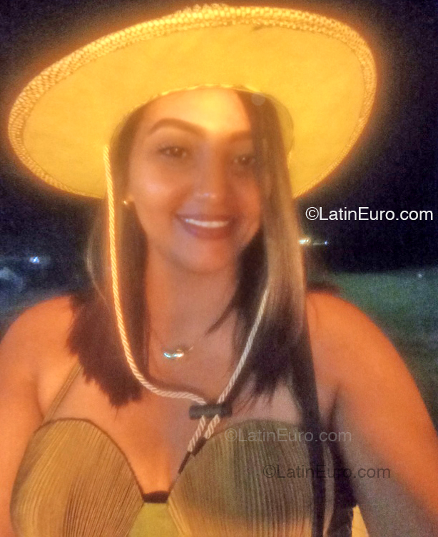 Date this attractive Dominican Republic girl Emeli from Puerto Plata DO54515