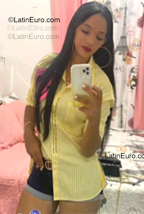 Date this young Dominican Republic girl Alondra from Santo Domingo DO54669