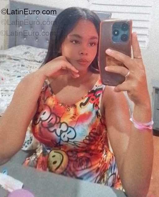 Date this georgeous Dominican Republic girl Alex from Santo Domingo DO54922