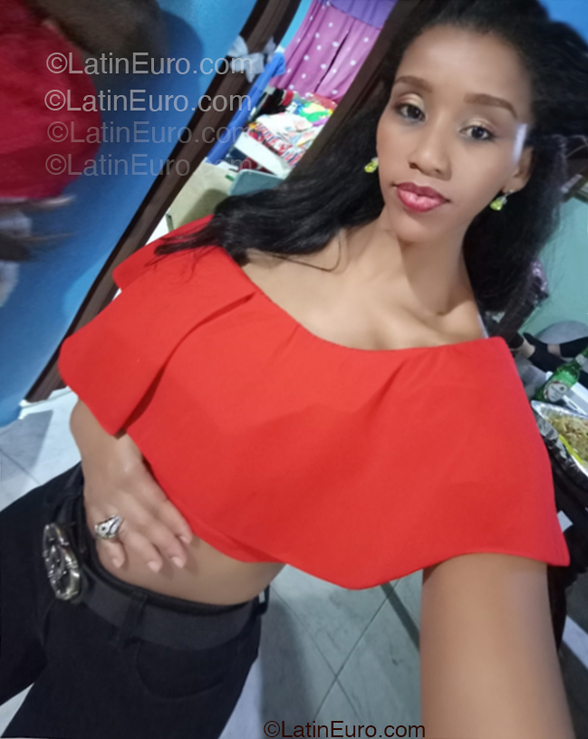 Date this young Dominican Republic girl Victoria from Santiago De Los Caballeros DO55011