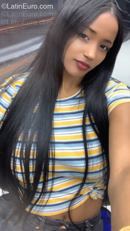 Date this tall Dominican Republic girl Daliz from San Francisco De Macoris DO55021