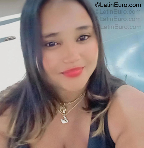 Date this hot Dominican Republic girl Vanesa from Santo Domingo DO55042