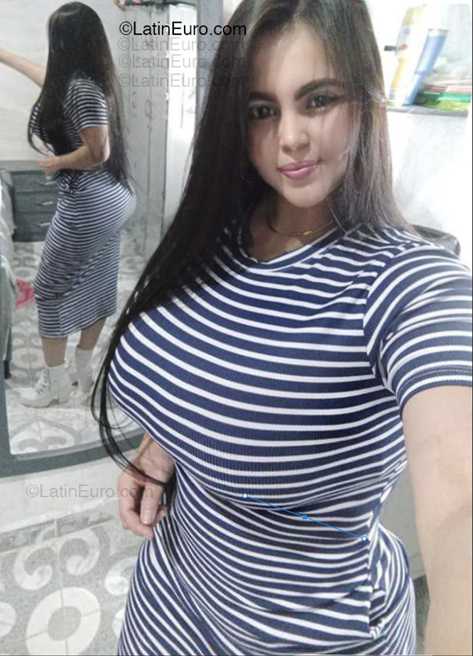 Date this hard body Venezuela girl Isamar from Zulia VE5297