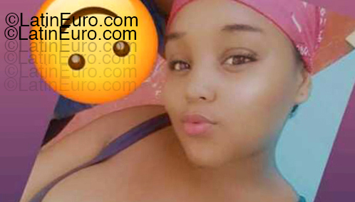 Date this foxy Dominican Republic girl Yelizabeth from Santo Domingo DO55155