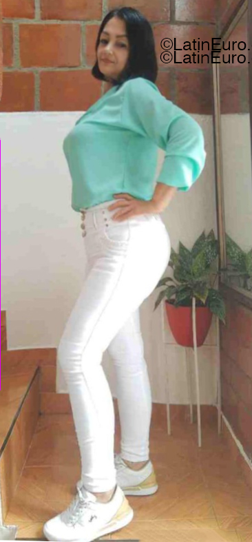 Date this attractive Colombia girl Mirian from Cali CO33367