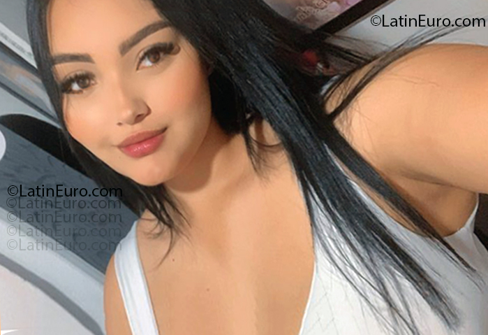 Date this cute Colombia girl Caro from Medellin CO33385